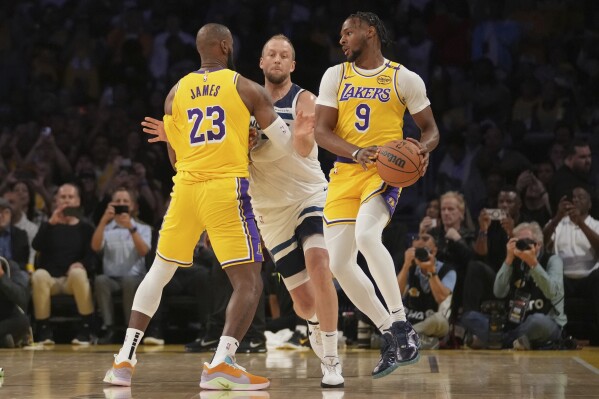 Lebron james sneakers 217 deals